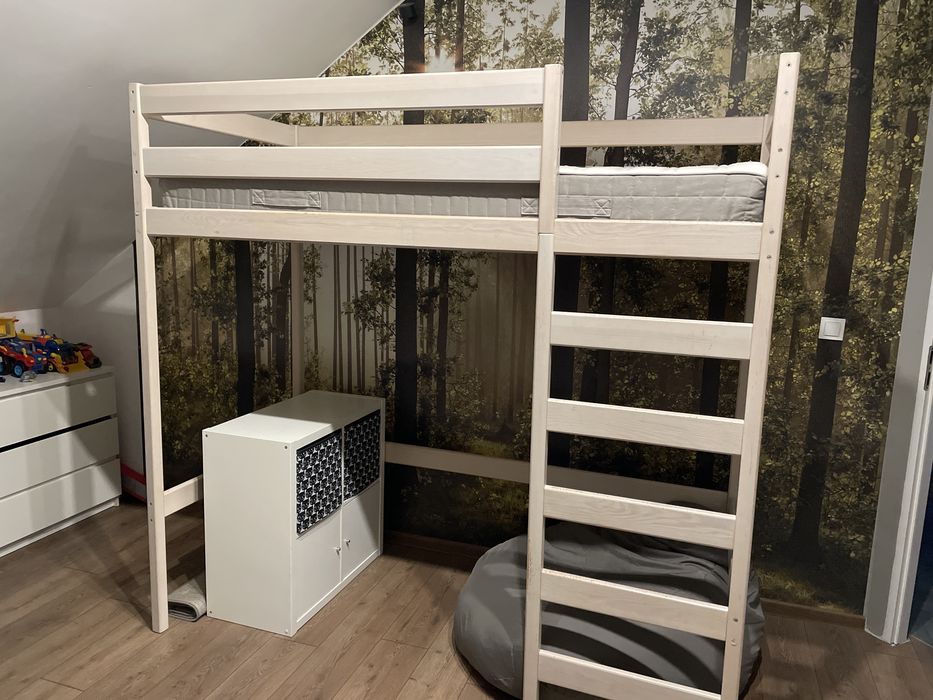 Łóżko piętrowe drewniane