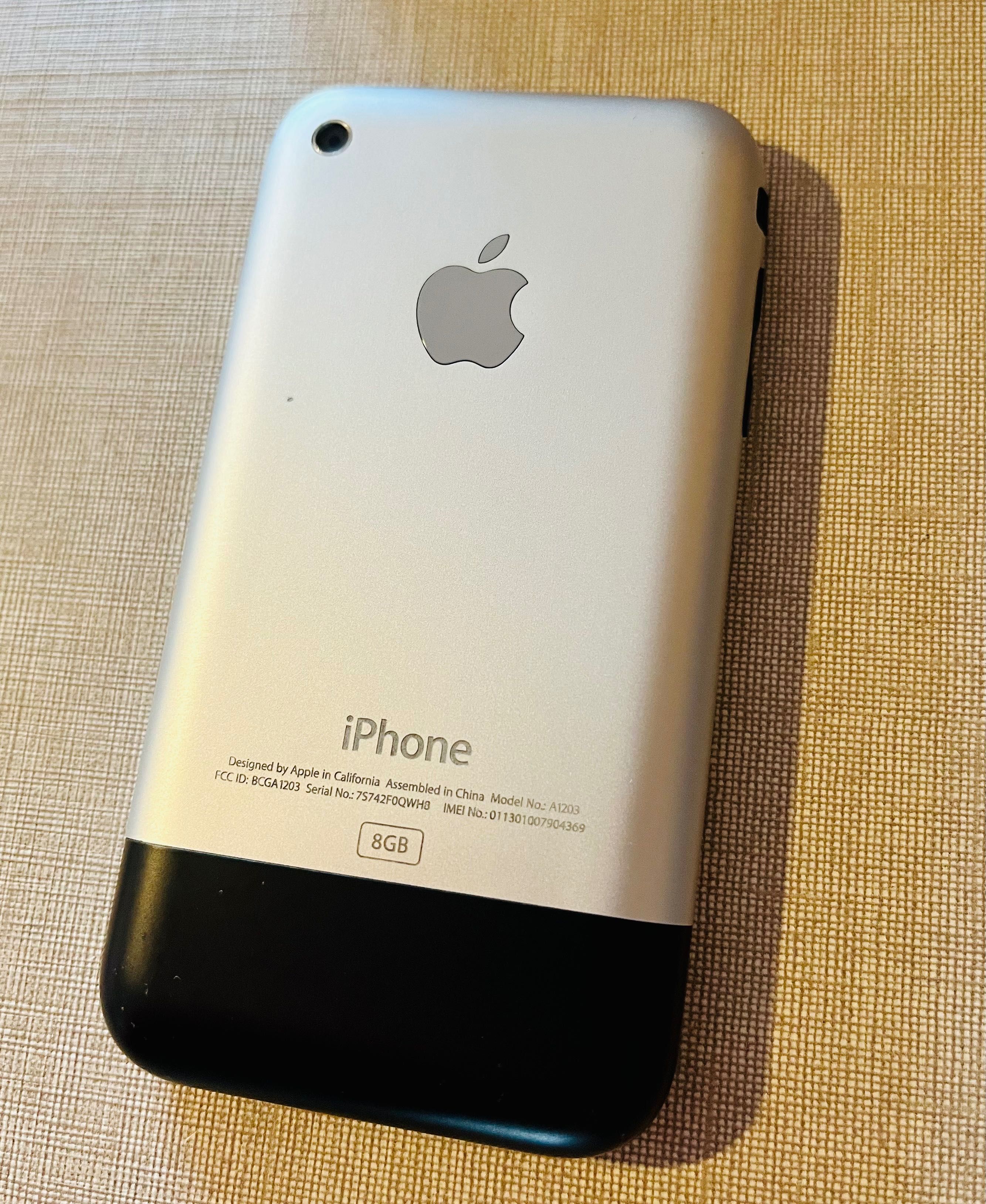 iPhone 1ª Geração (2007) Original - Valorização constante - Relíquia