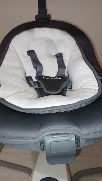 Шезлонг заколисуючий центр BabyMoov Swoon