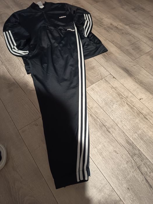 Czarny dres Adidas Originals – komplet (spodnie + bluza)