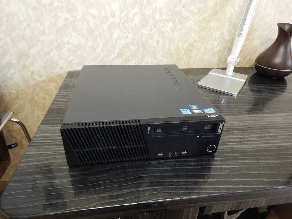 Lenovo Think Centre M 8