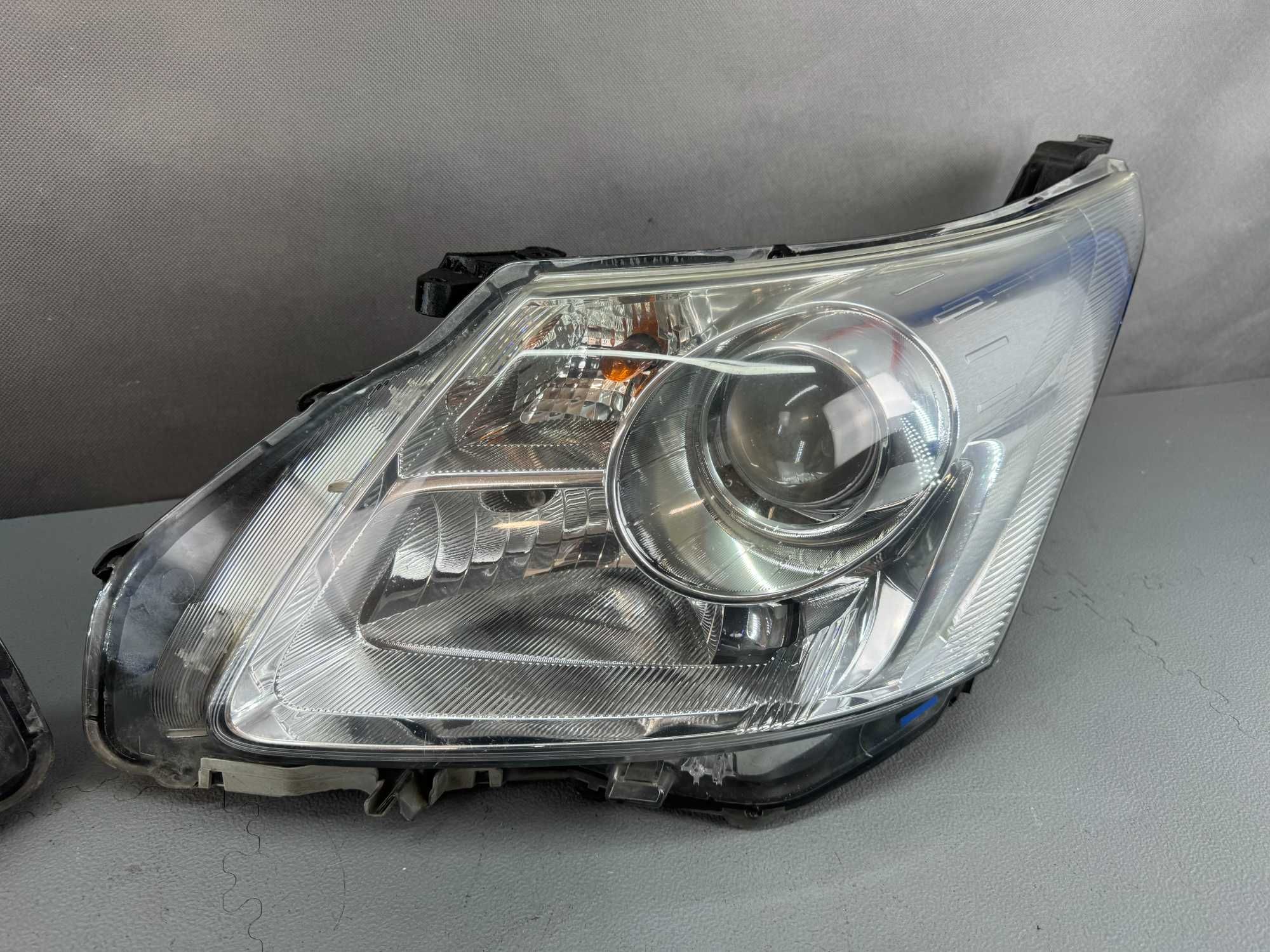 Toyota Avensis T27 Lampy Przód Przednie Lewa+Prawa Komplet Europa H11