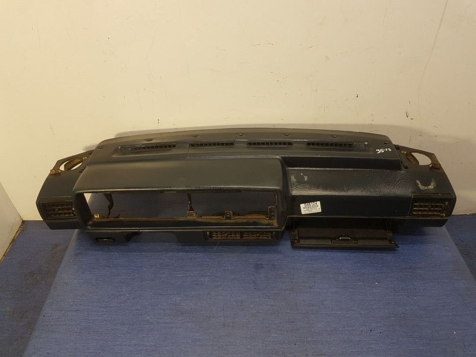 VOLKSWAGEN GOLF II 1.6 TD DESKA ROZDZIELCZA  KOKPIT