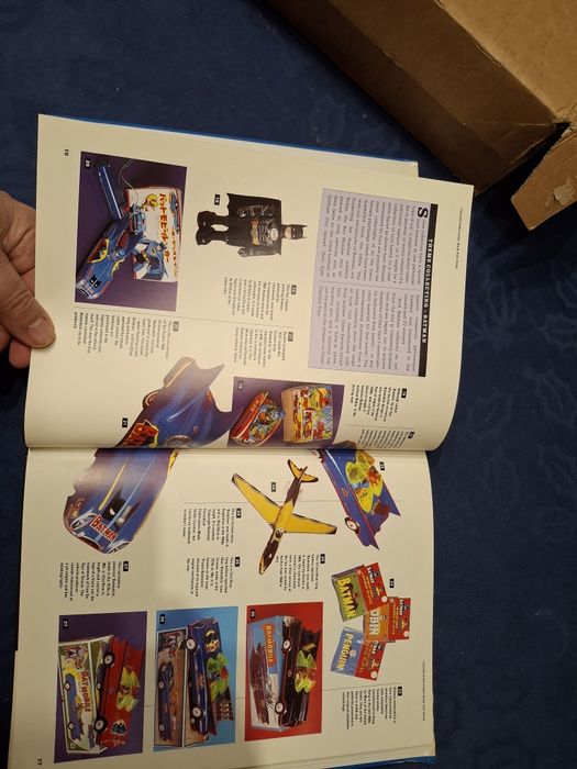 Livro brinquedos tin toys