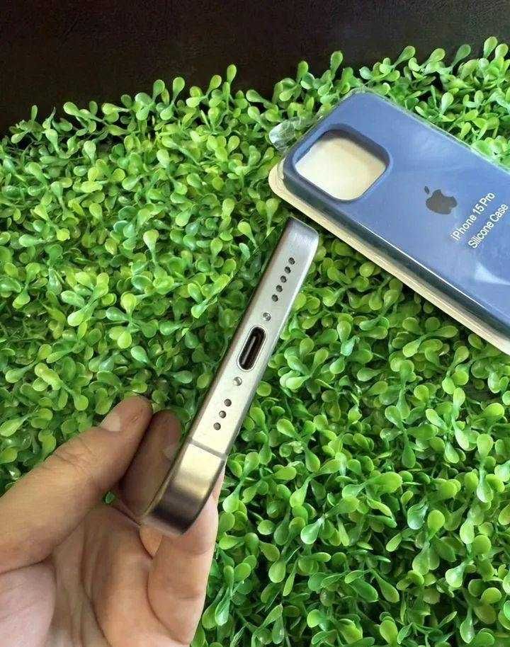 iPhone 15 pro 256 gb