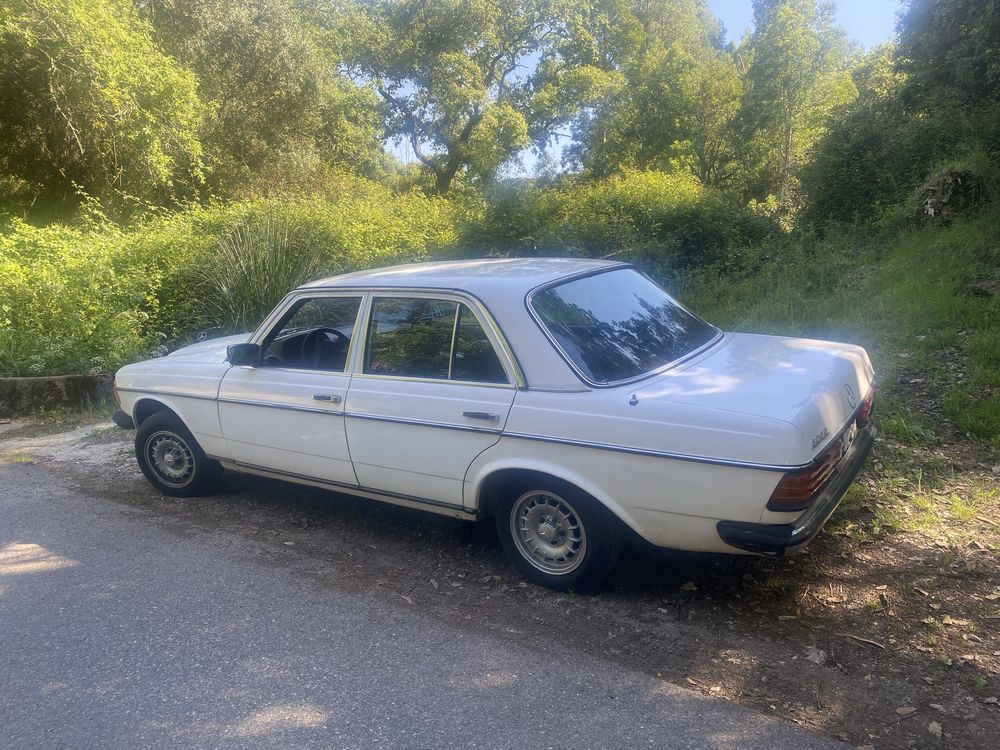 Mercedes Benz W123 300D de 1979