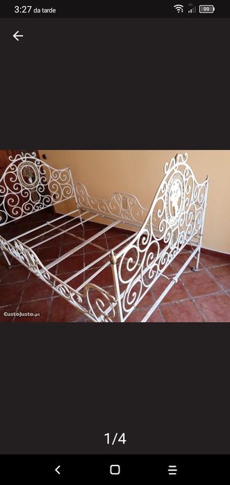 Cama de ferro antiga