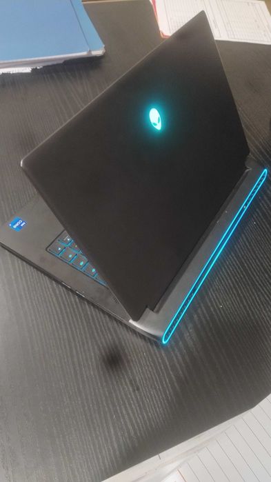 Computador Portátil Gaming Alienware m15 R6 Intel i7-11800H RTX 3070