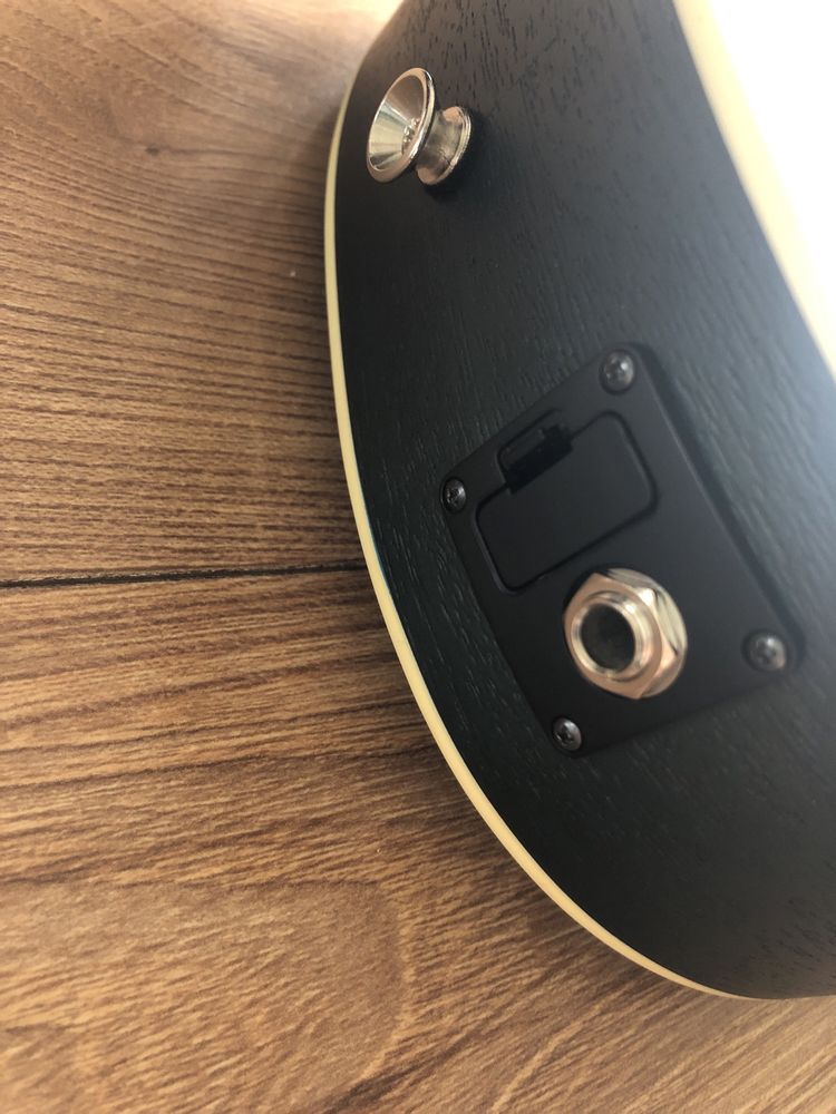 Ukulele elektroakustyczne