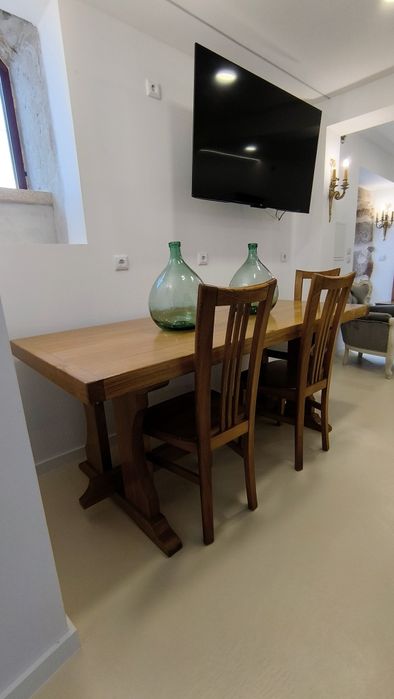 Conjunto de  sala Mesa com 6 cadeiras em carvalho francês