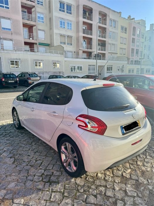 Peugeot 208 50mil KM reais
