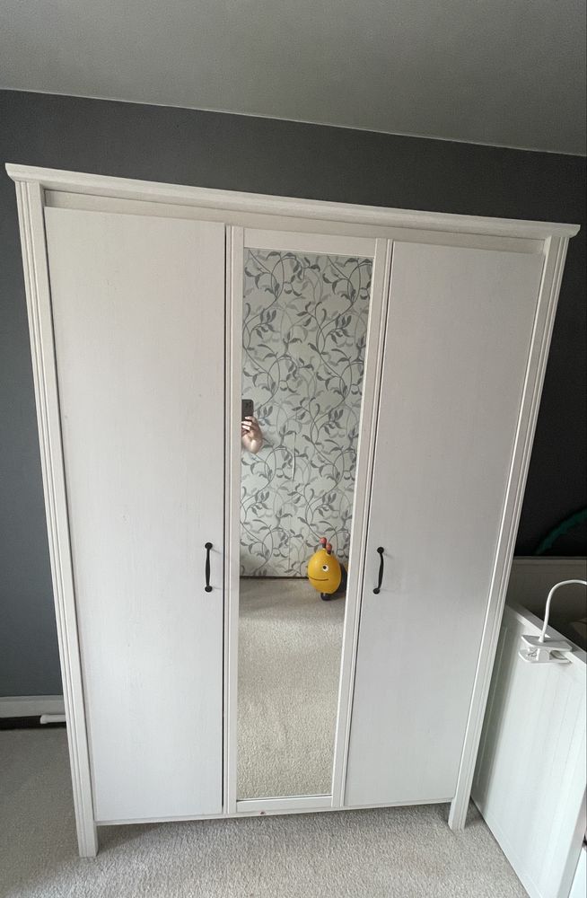Шафа ikea у стані нової !