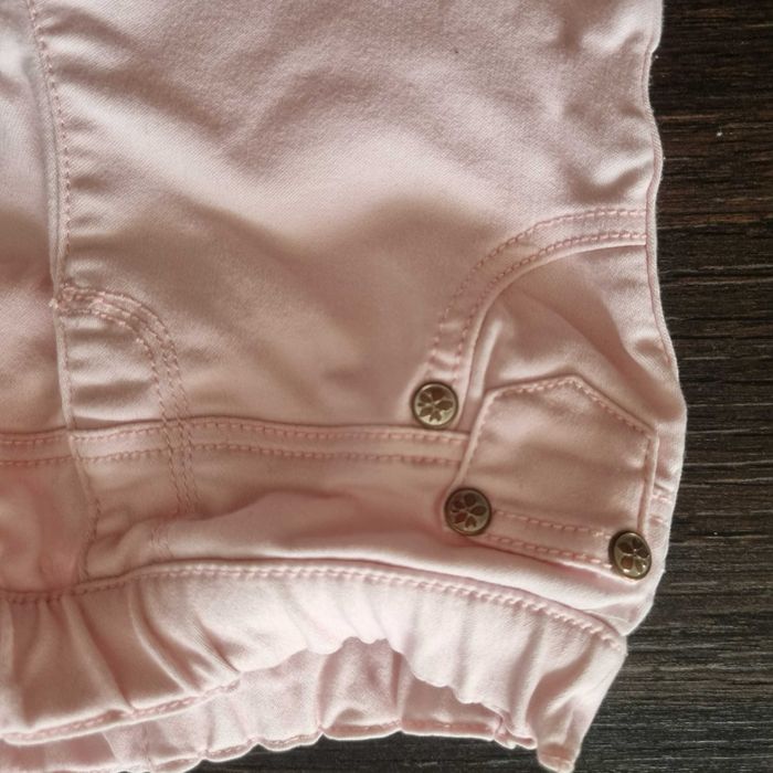 Niemowlęce wiosenne spodenki Next 80cm