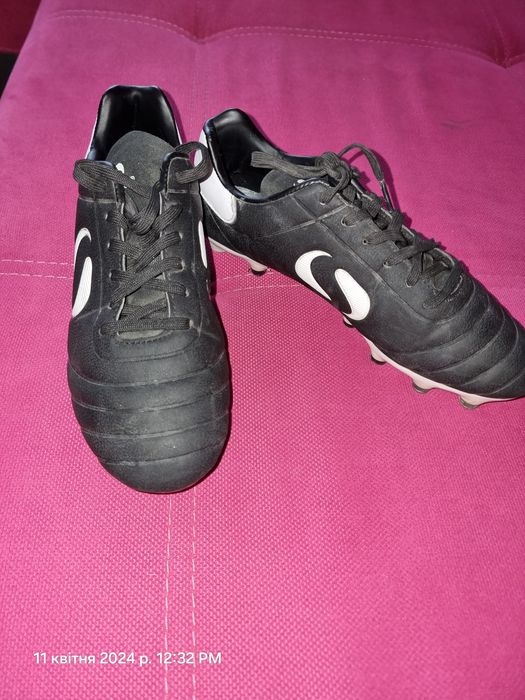 Продам копки футбольні в хорошому стані.привезені з Польщі.