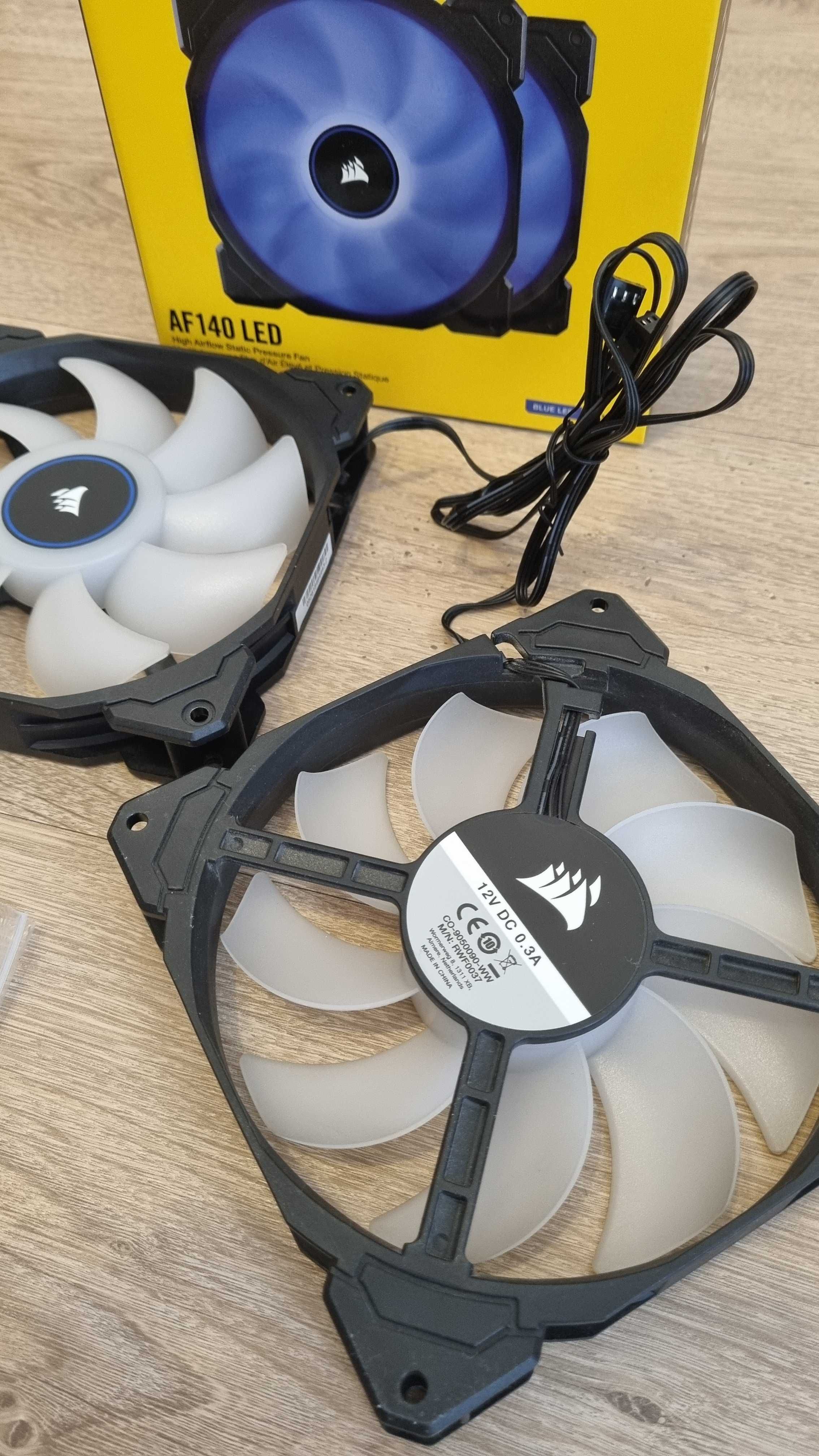 Кулери 2 шт - Corsair AF140 LED Blue. 140 мм, 3-pin