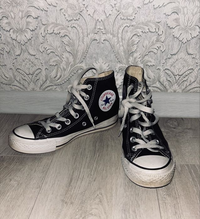 Converse чорного кольору