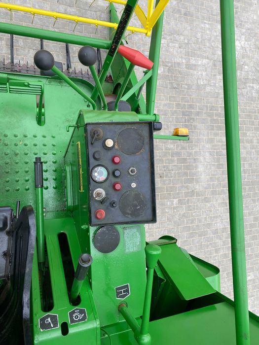 комбайн John Deere 925