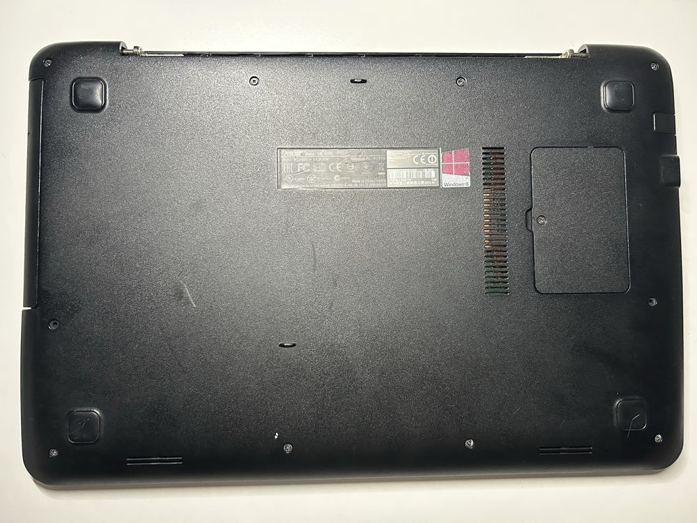 Asus A555L (i5 5th, 8GB RAM, SSD 240GB)