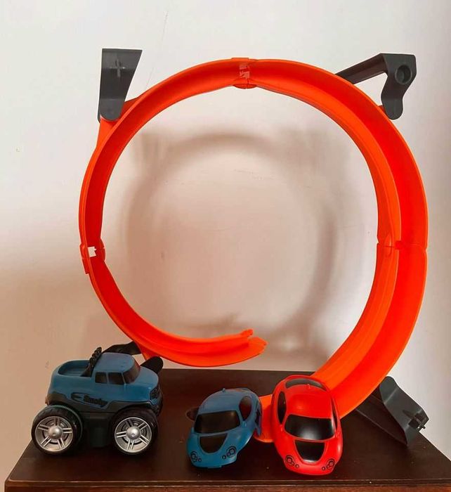 Tor samochodowy - zabawka dla dzieci