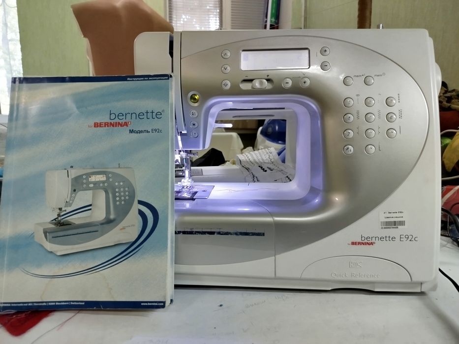 Продам швейную машинку,производство Швейцария.