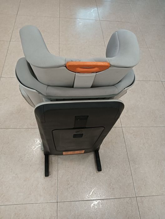 Cadeira auto Chicco com isofix