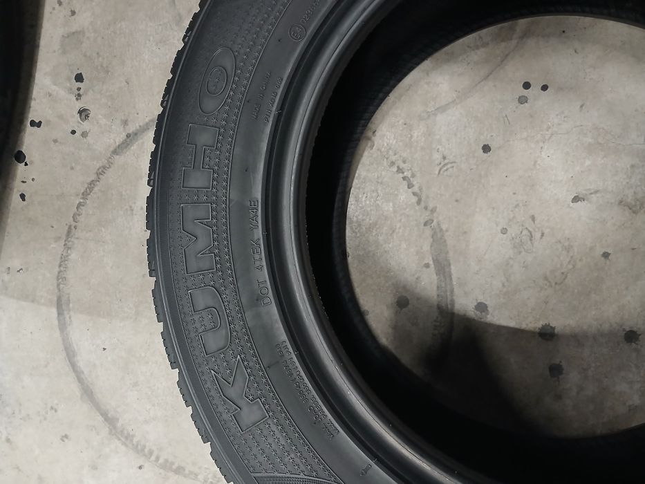 Зимові шини БВ 235/60 R17 KUMHO I*zen RV