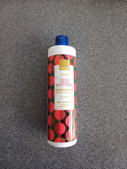 Nawilżający balsam do ciała Jabłko i Czarna Wiśnia 400ml