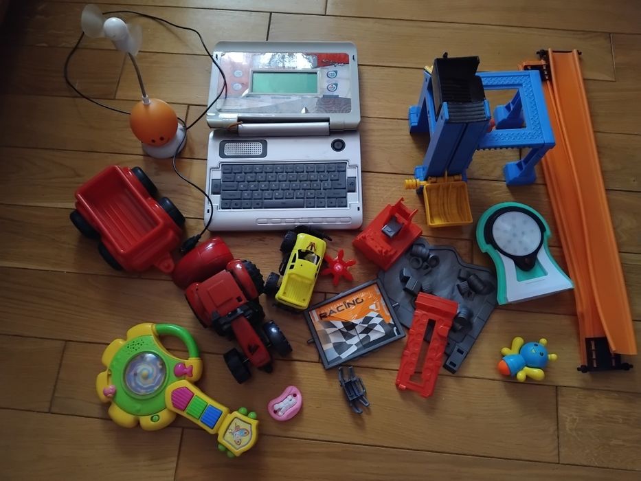 Коробка неробочих іграшок