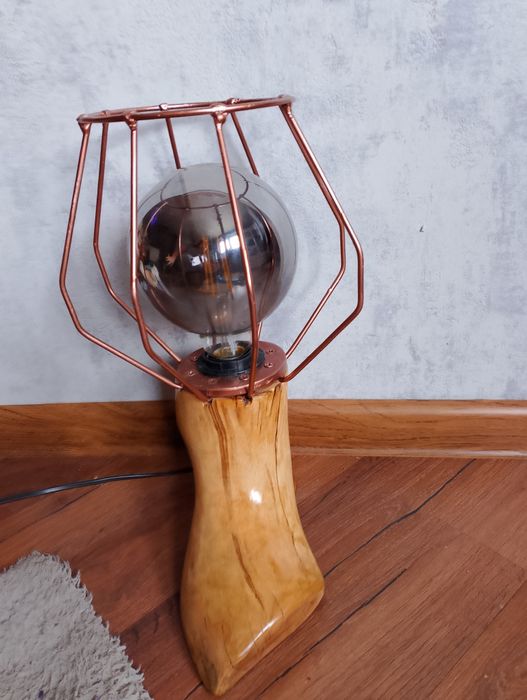 Ciekawa lampka nocna