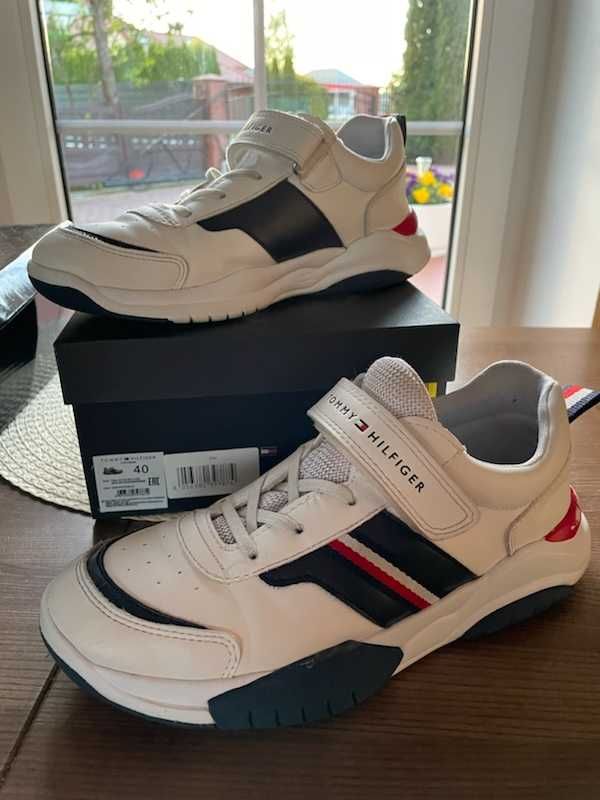 Buty sportowe typu adidas Tommy Hilfiger roz. 40 wk. 25,5 cm