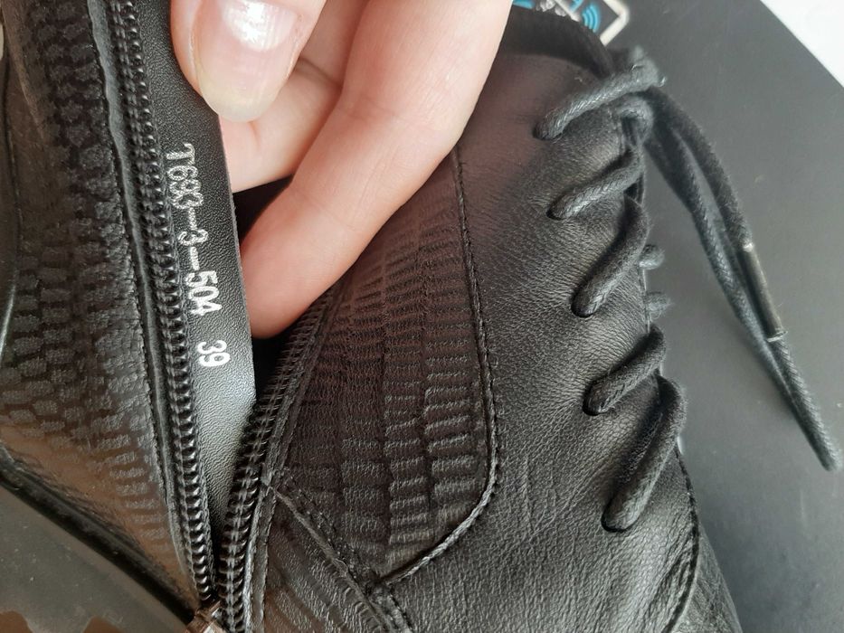 Чобітки демісезонні жіночі