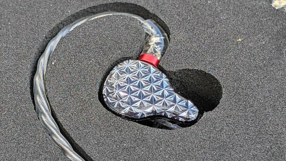 Słuchawki dokanałowe FiiO FA9 sześcioma przetwornikami Knowles