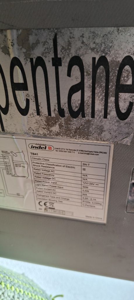 IndelB frigorífico portátil +8/-12v usado Bom estado