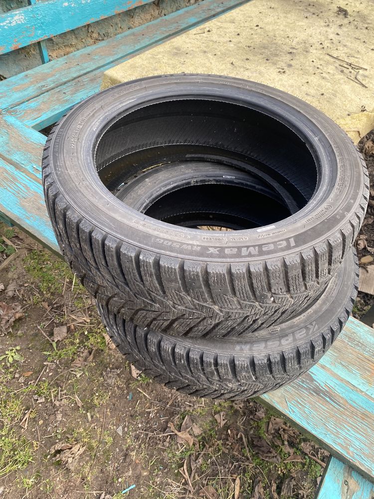 Зима 225/45 r17 в отличном состоянии