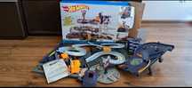 Duży tor Hot Wheels +zestaw kilku innych torów