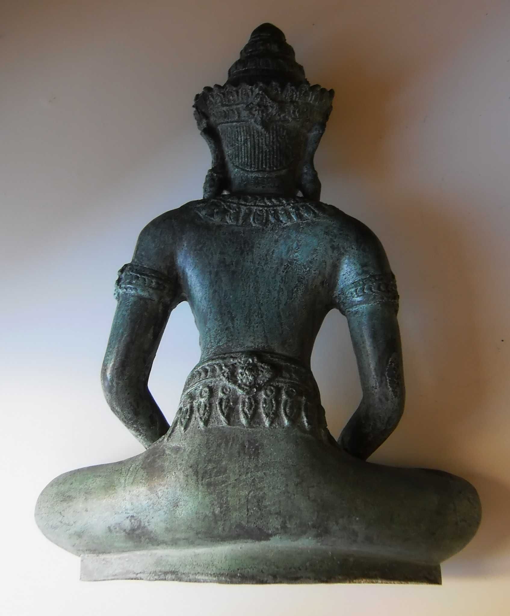 "Buda em Meditação" em bronze verdigri: Transmitindo Paz e Serenidade
