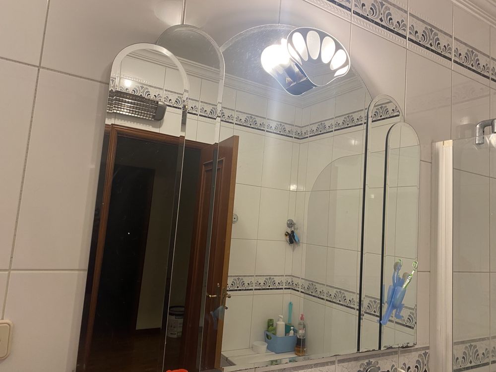 Vendo espelho de casa de banho