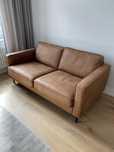 Westwing Hunter Sofa ze skóry z recyklingu 2-osobowa skórzana karmelow