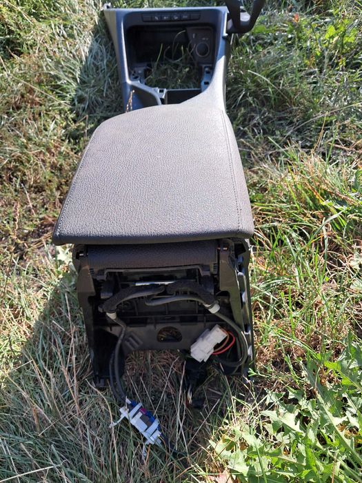 Tunel Podłokietnik BMW X1 E84