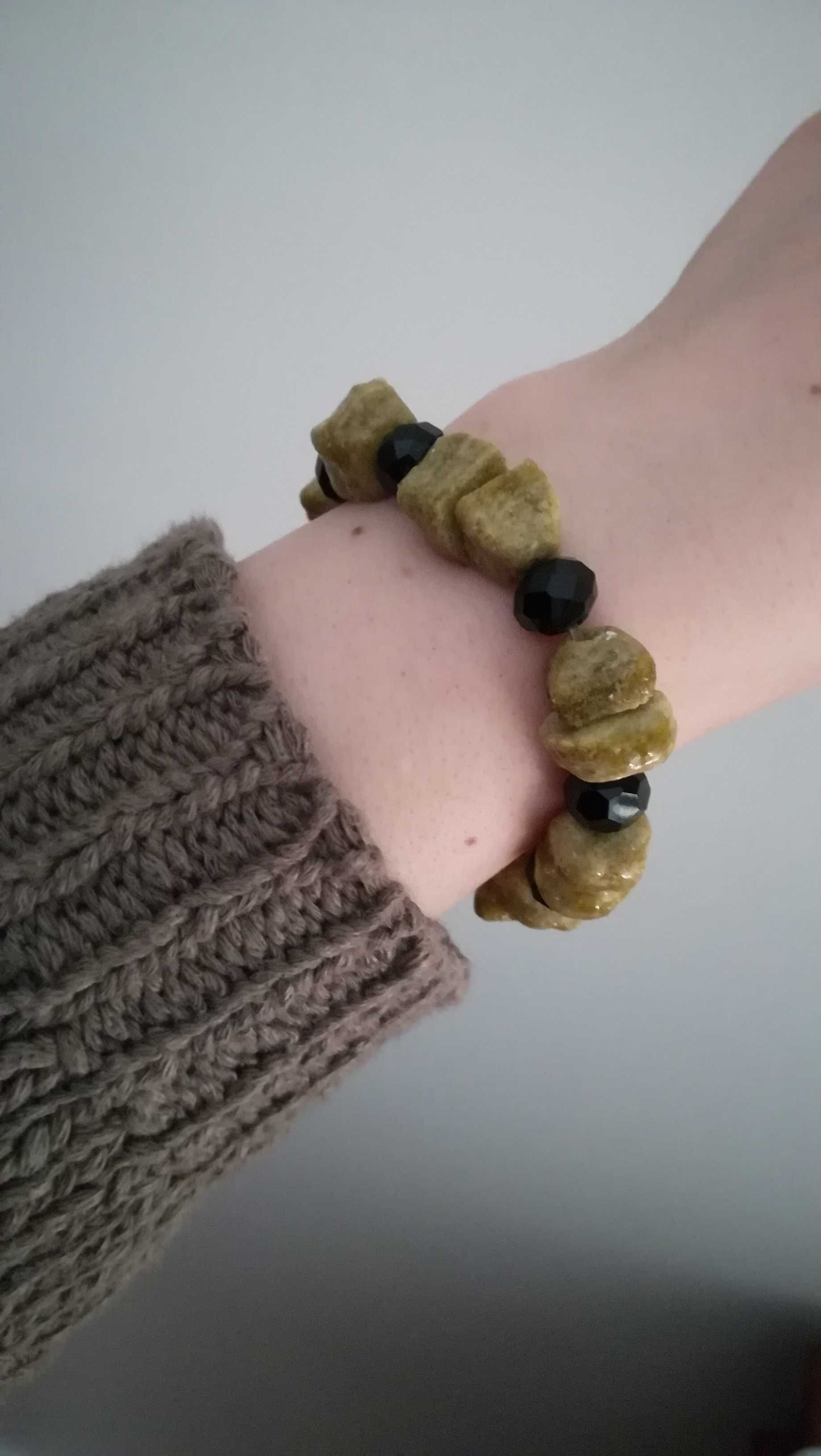 Pulseira bracelete tradicional artesanal com pedras - NOVO