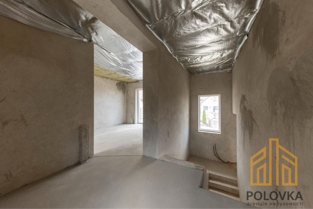 Продаж таунхаусу з гаражем в історичному центрі міста