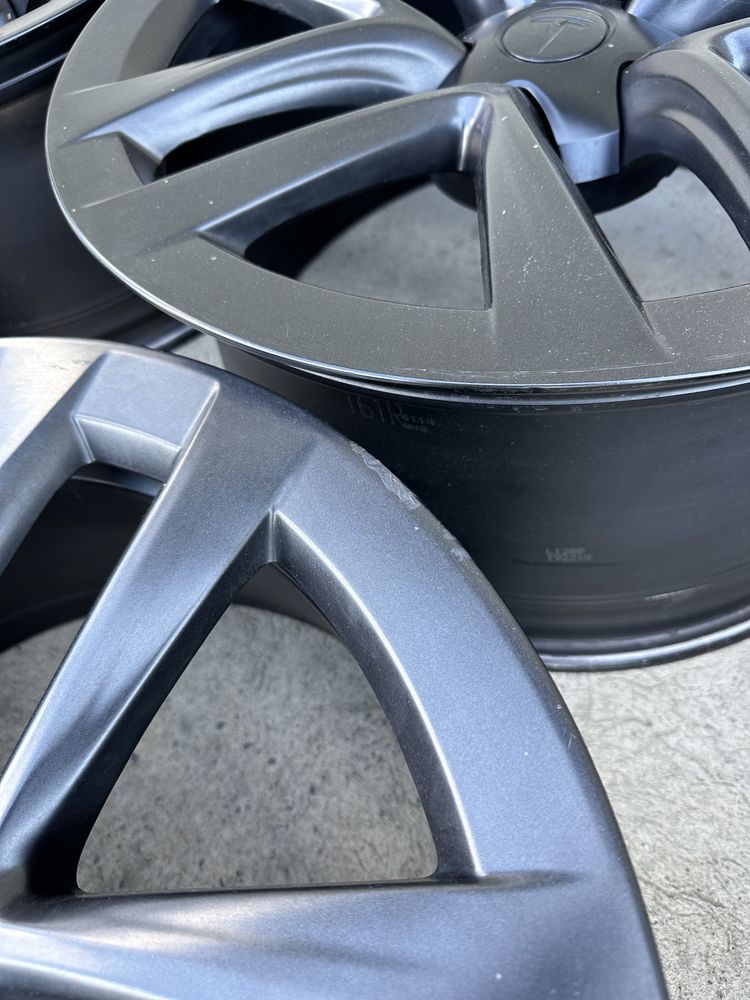 Диски 21 5.120 Tesla Model S Arachnid  Різно широкі
