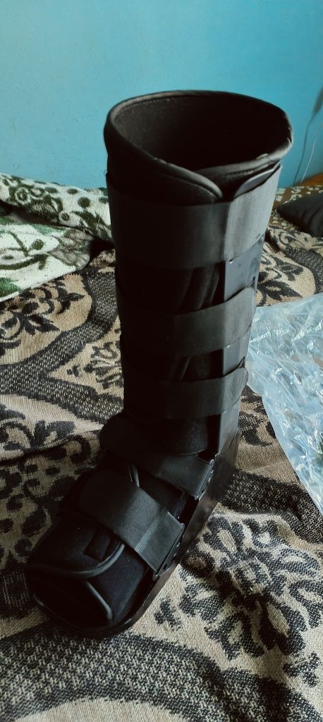 Bota ortopédica semi novo
