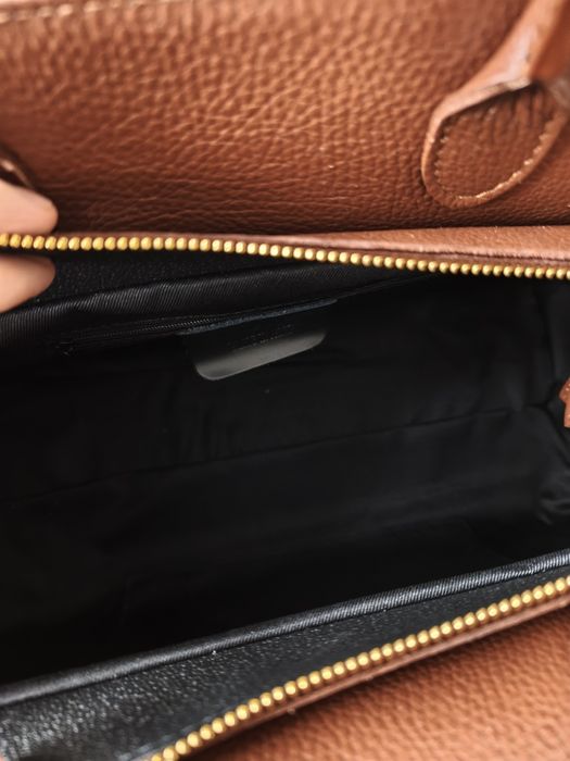 Zamszowa elegancka torebka tote kuferek karmelowa złote okucia elegant