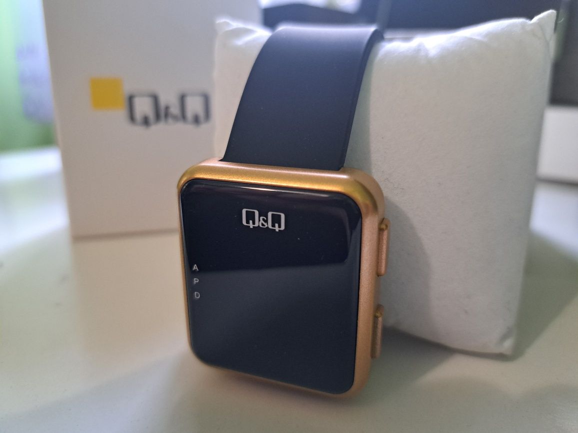 Zegarek Damski Q&Q LCD