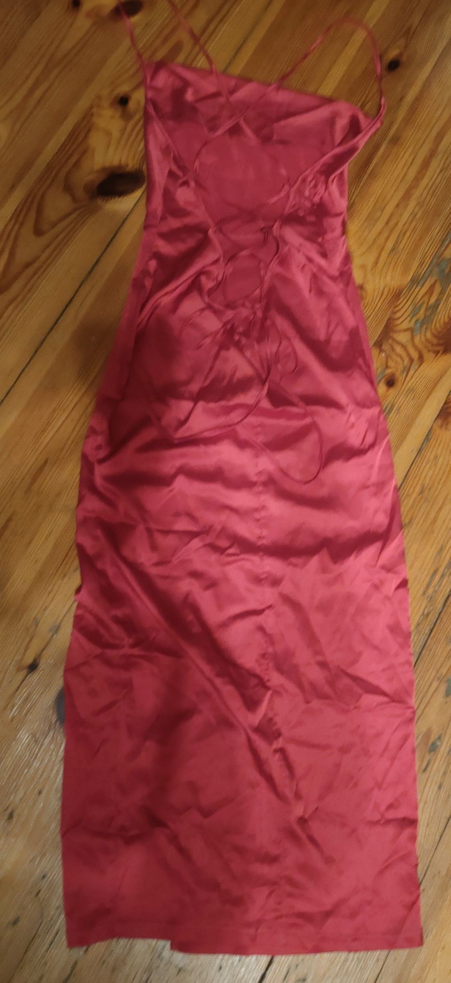 Sukienka czerwona długa satynowa rozmiar S(36) nowa z metką