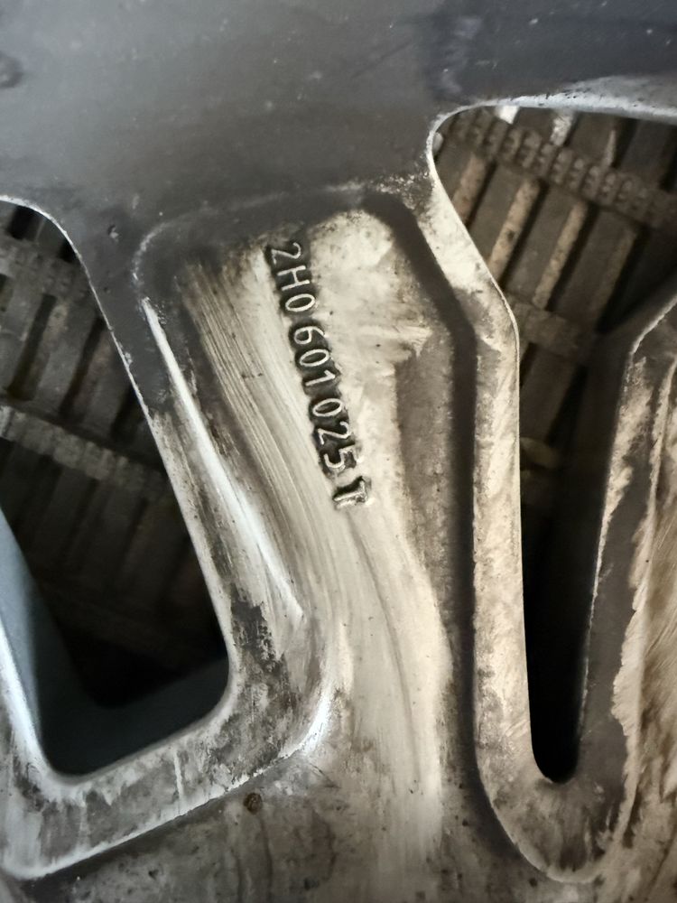 Felgi aluminiowe VW OE ET 49 8jx17” 5x120 Amarok