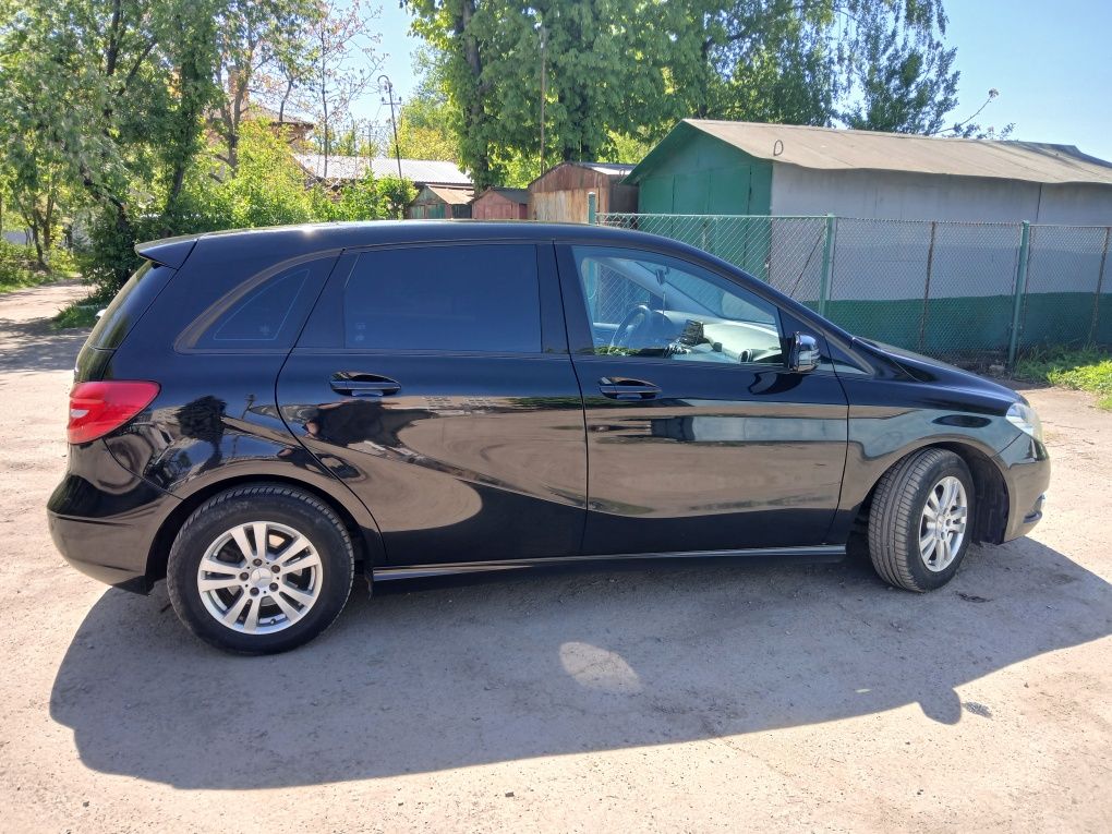 Мерседес-Автомат 2012р. B180 w246 Дизель..