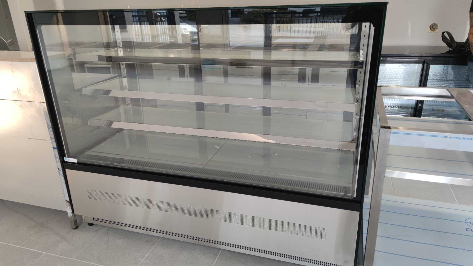 Vitrine refrigerada pastelaria, padaria, cafe