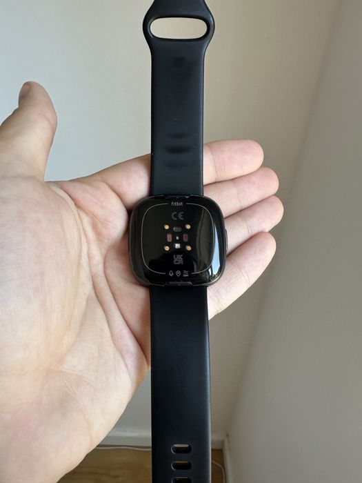 Fitbit Versa 4 - 6 Dias de Autonomia